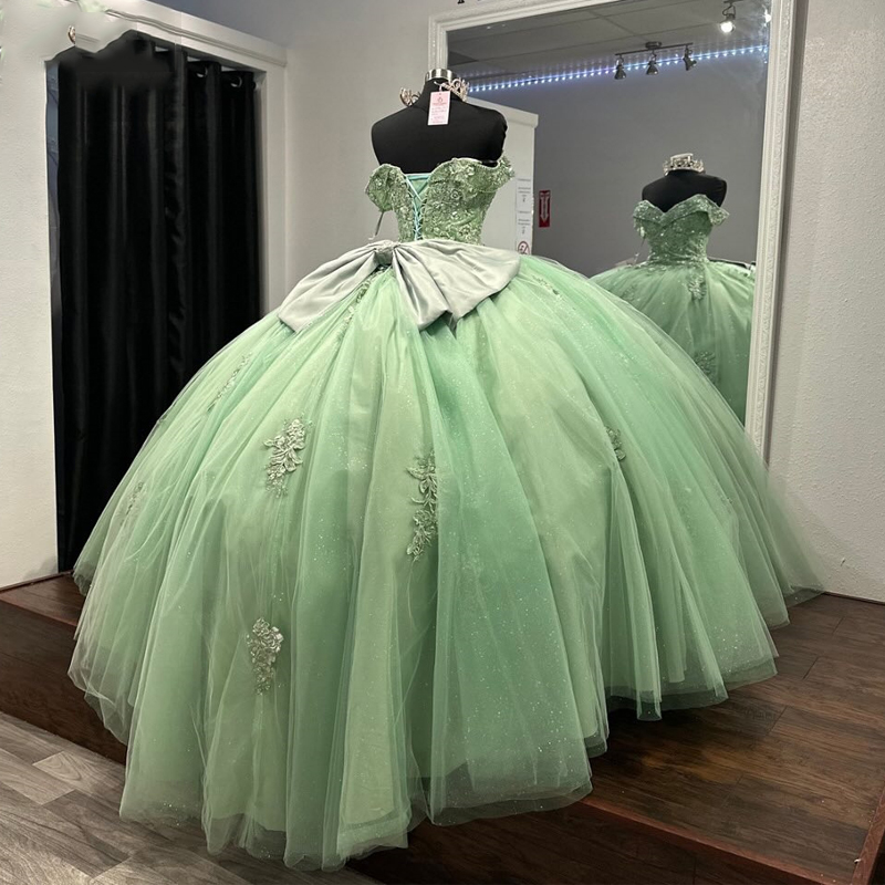 Lyx salvia grönt från axeln mexikansk quinceanera klänning applikation spetspärlor tull prom spets upp vestido 15 quinceaneras