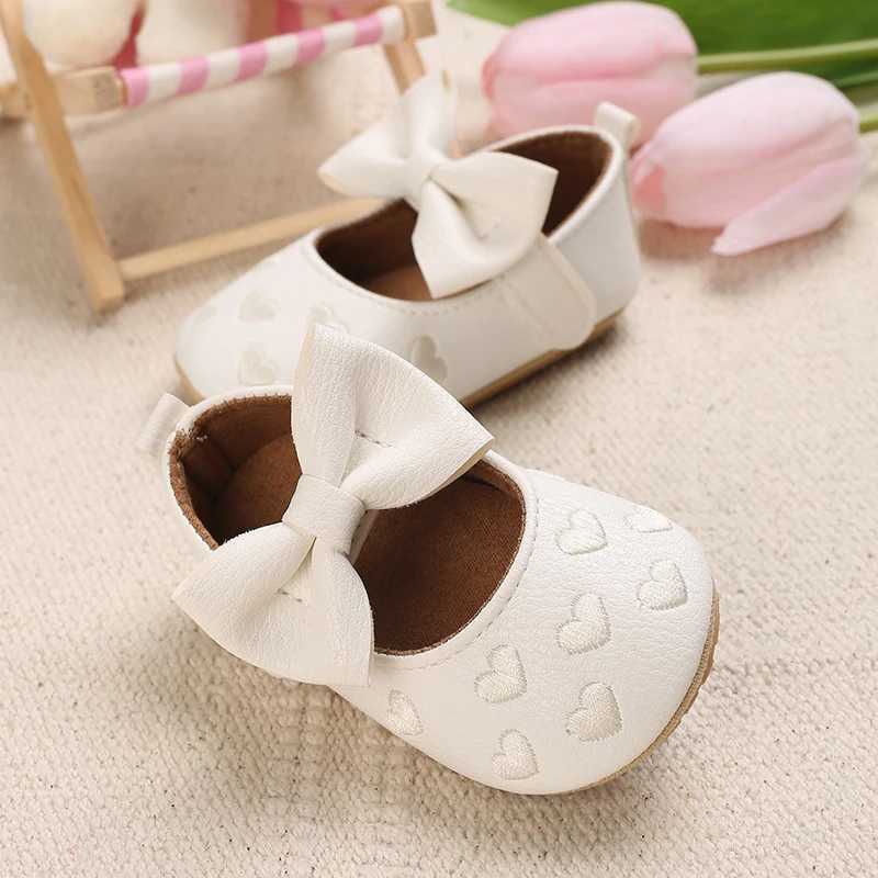 First Walkers Spring and Autumn Soft Shoes Baby Princess Toddler Moccasins Girl H240504