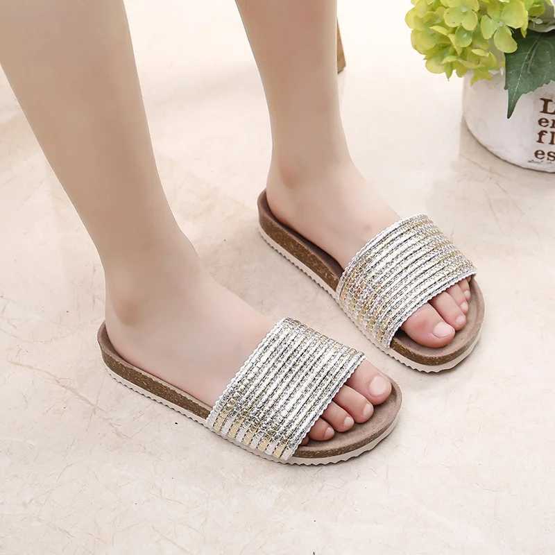 Slipper 2024 New Summer Style Fashionable Comfortable Casual Breathable and Wear-resistant Thick-soled Simple Open-toe Child Slippers H240504