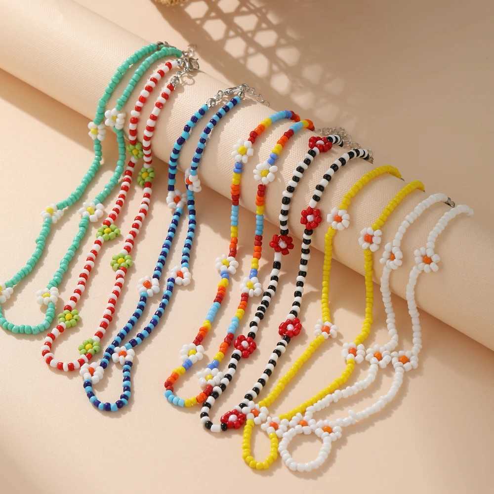 Anhänger Halsketten 2024 Neues süße Daisy Blume Farmed Perl Pearl Clavik Halskette geeignet für Mädchen Großhandel des Frühlings/Sommerschmuck Q240430