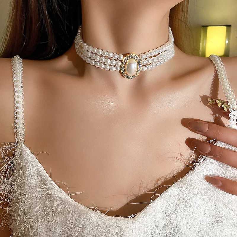 Colliers de pendentif 2024 Nouvelle tendance bijoux mode élégance légère luxe double couche à trois couches Collier de perle pour femmes cadeau Q240430
