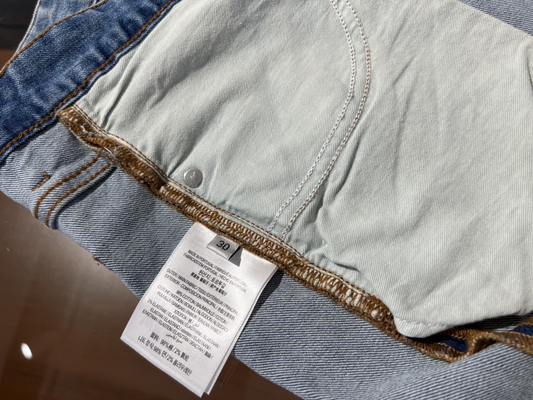 2024 Весенняя осенняя вышиваемая печать печати на молнии мужские джинсы блетные джинсы Breated Light, вымытые брюки с карандашом WCNZ150