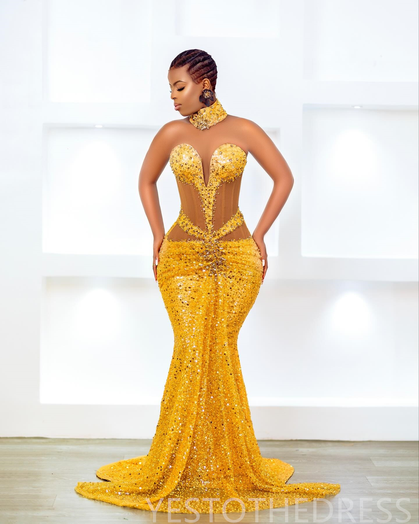 2024 Gold Prom Dresses for Black Women Promdress High Neck Illusion Evening Dresses Elegant Beaded Sequined Lace Birthday Party Dress Second Reception Gowns AM841