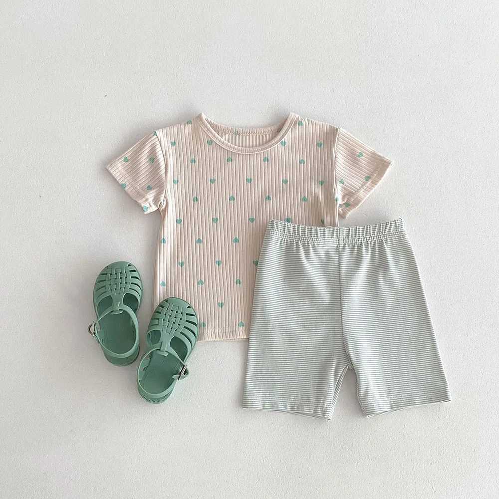 Pyjamas 2024 New Kids Pyjama Set Korean Style Heart Tee and Stripe Pants Sleep Wear Girls Sleep Set H240509