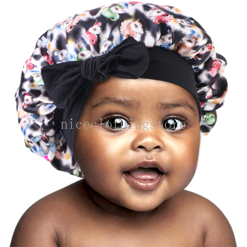 Baby Satin Bonnet met stropdas brede rekbare band geprinte kinderkopwikkel Elastische nacht slaaphoed zachte headcover chemo cap