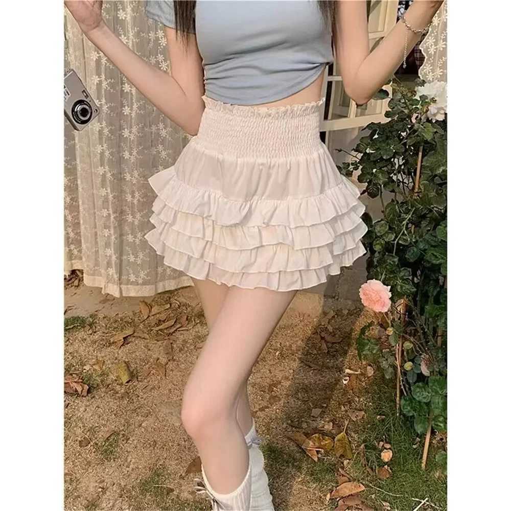 Jupes sexy sweet filles vêtements de mode 2024 Nouvelles femmes coréennes hautes taille pure slim d'été collège de balle simple mini jupe
