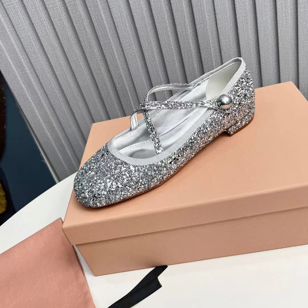 Lyxiga avslappnade lägenheter mode kvinnlig ny ankomst bling bling loafers äkta läder guld silver retro alla matchar hösten enstaka skor