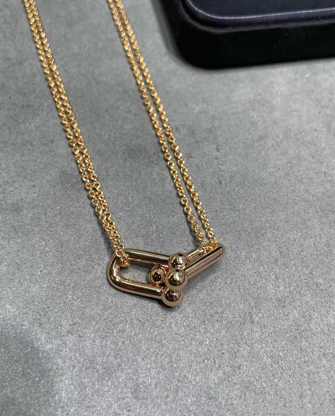 Luxury Tiifeniy Designer Pendant Necklaces Seiko Double ring Horseshoe Chain Necklace Womens 925 Silver Plated 18k Rose Gold cool and cute Interlocking Clavicle