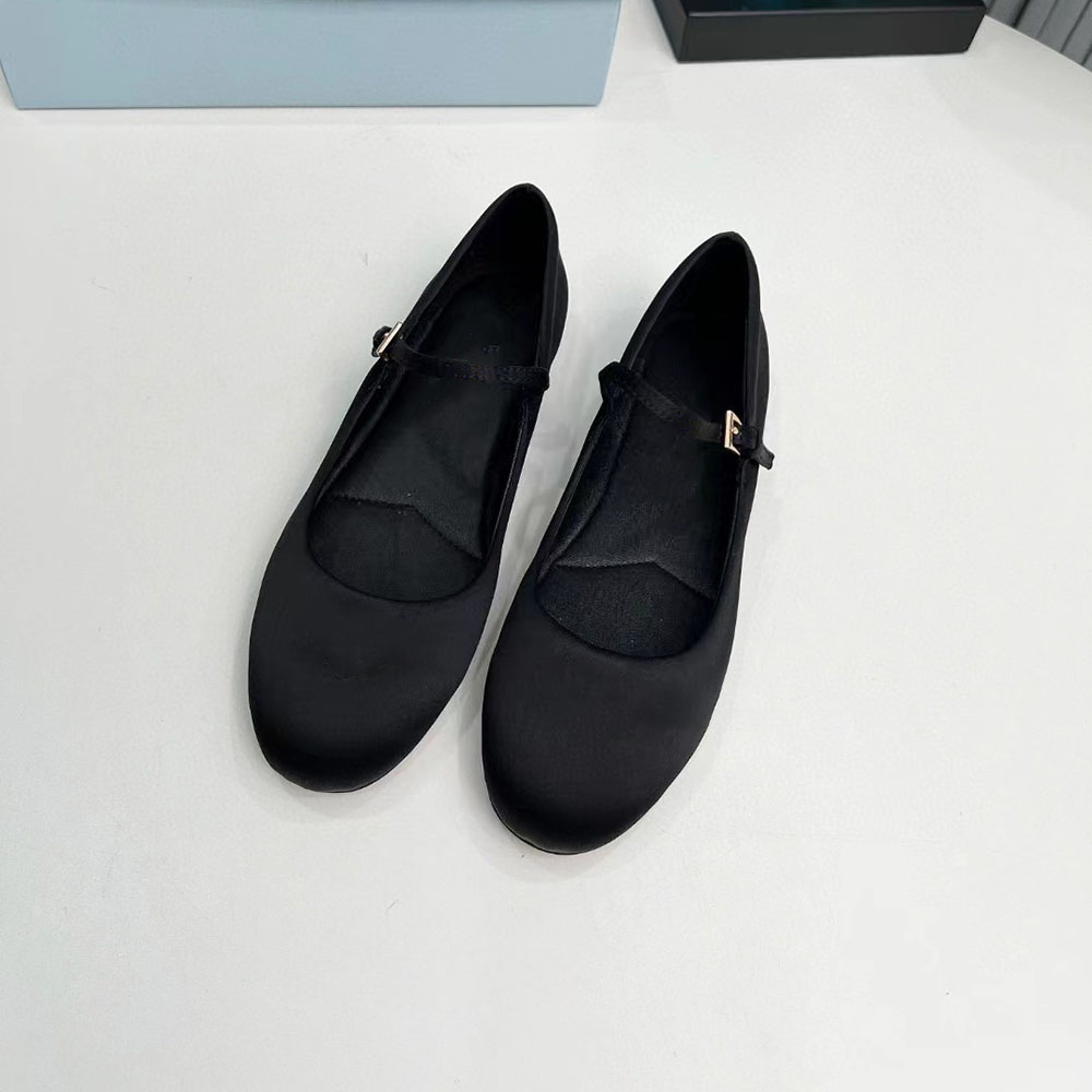 Spring Autumn Loafers Fashion Women Silver Leather Casual Slip On Shoes Brand Deigner Female Round Toe Daddy Shoes Nya skor