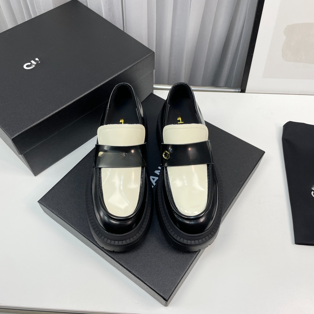 2024 Designer Luxury Platform Loafers Sleek Patent Leather Bold Logo Accenters