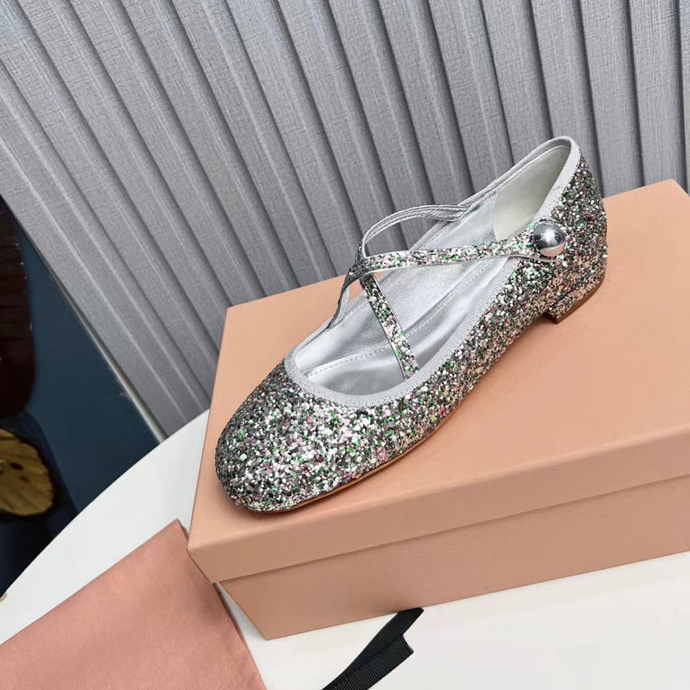 Lyxiga avslappnade lägenheter mode kvinnlig ny ankomst bling bling loafers äkta läder guld silver retro alla matchar hösten enstaka skor