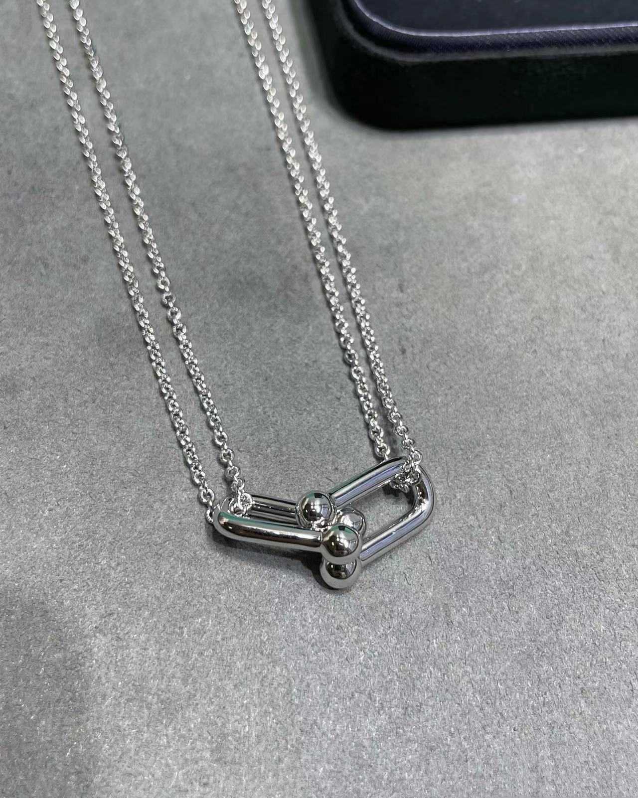 Luxury Tiifeniy Designer Pendant Necklaces Seiko Double ring Horseshoe Chain Necklace Womens 925 Silver Plated 18k Rose Gold cool and cute Interlocking Clavicle