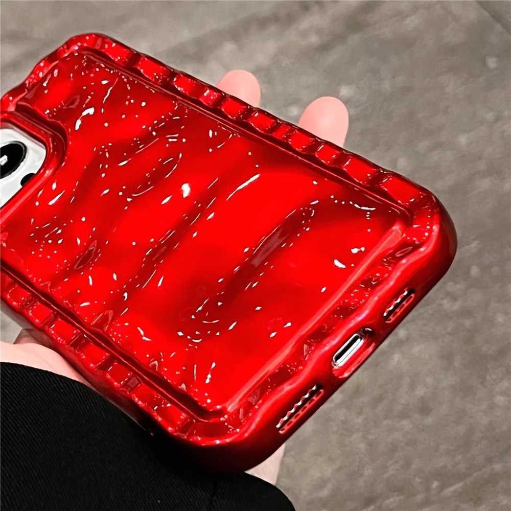 Mobiele telefoons Bandringen Luxe golf vouwpatroon glanzende kast geschikt voor iPhone 14 Pro Max 13 12 11 15 Promax Fashion Retro Red Sile Wrinkle Reflecti J240507