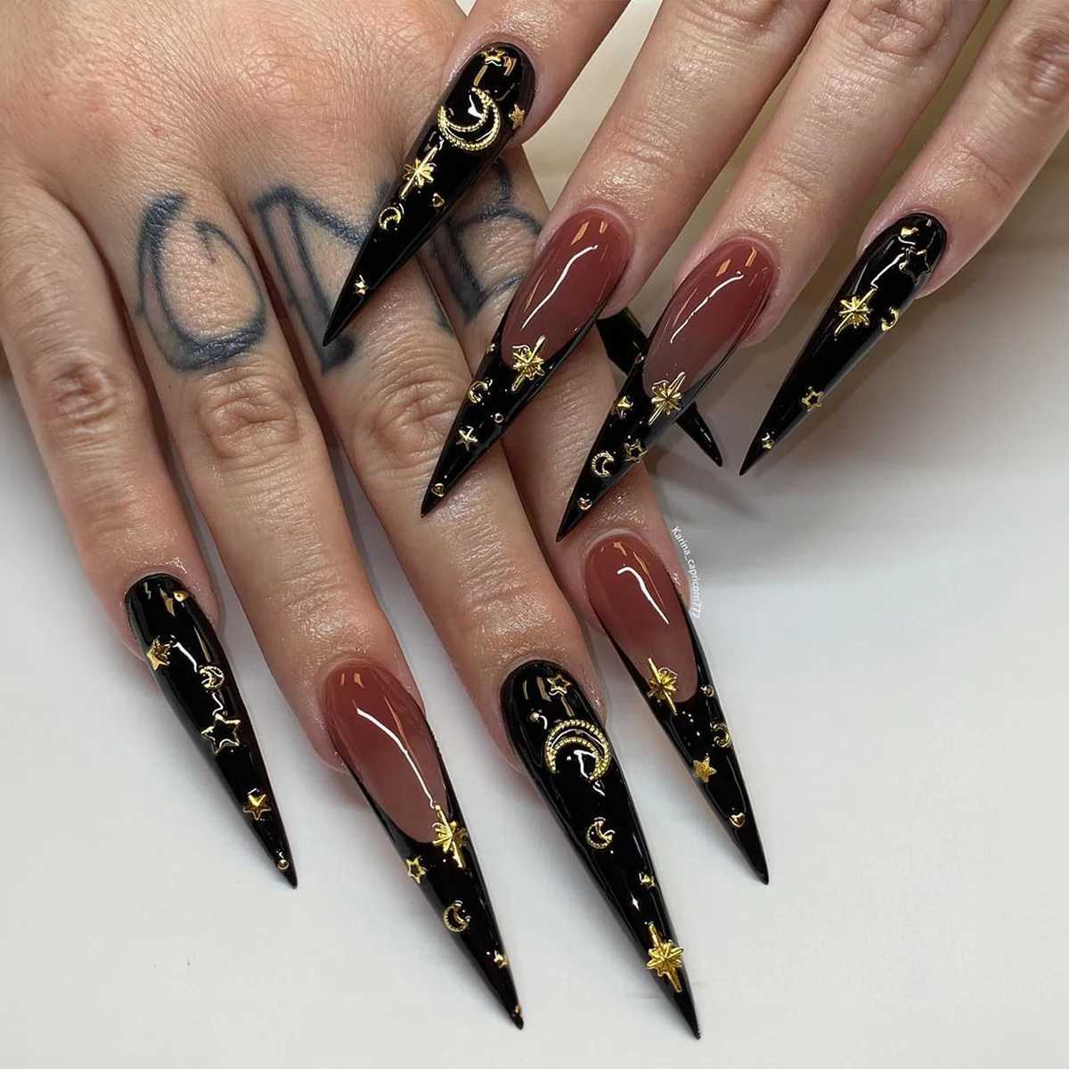 Faux Nails Fashion Long pointu de faux ongles French Black Gold Moon Star Decor Press on Nails Détchable Nails artificiels pour Girl Lady T240507