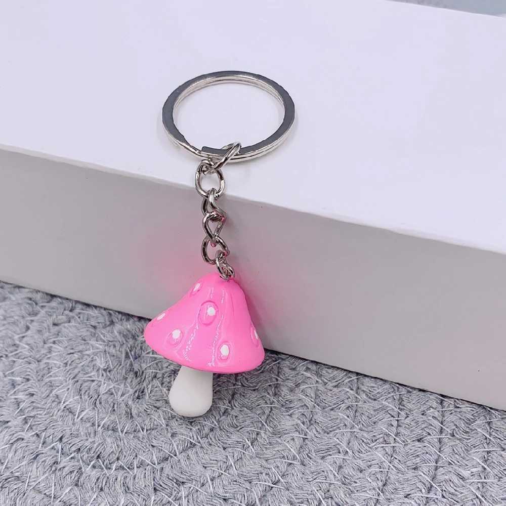 Keychains Lanyards Nouveaux champignons acryliques longues chaînes clés clés Anneaux clés Charmes en alliage Cadeaux en gros