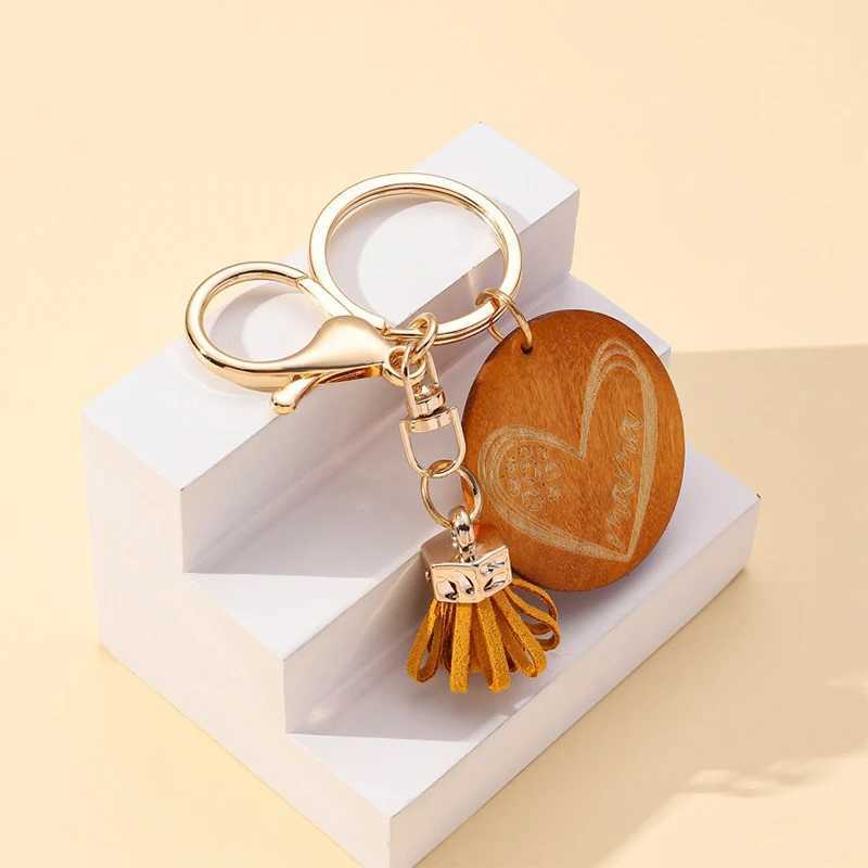 Nyckelringar lanyards mode hjärtformad mönster nyckelring bokstäver mamma trä nyckelringar mor kreativ charm present nyckel ringar bilväska tillbehör