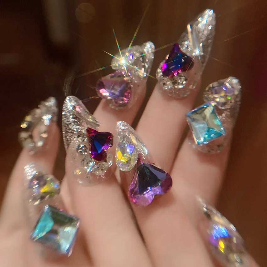 Faux ongles Grand design cristallin faux ongles paillettes couleur amour coeur strats artificiels ongles pour les filles appuyez sur les ongles patch t240507