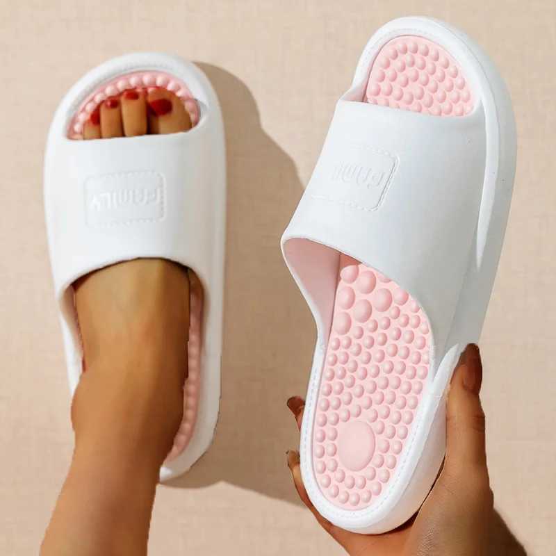 SLIPPER NIEUWE ZOMER CONCISE TREND PARKE Binnen Sandalen Non-Slip Badkamer Slides Men Women schoenen Massage Slippels Dames Home Flip Flops