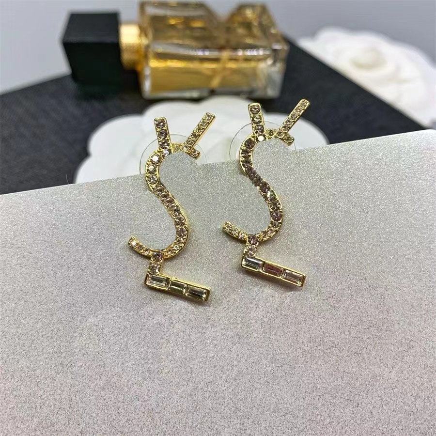 Designer Pearl Earrings Women's Letter Earrings Classic Fashion Earrings Men's dress women's pendant nail ring earrings wedding party new set