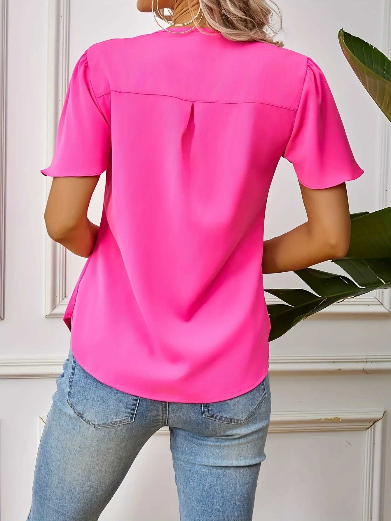 T-shirt pour femmes Nouvelles mode d'été décontractée à manches courtes rétro en V Couleur unie narquois réservoirs en vrac pour femmes vêtements de rue topl2405