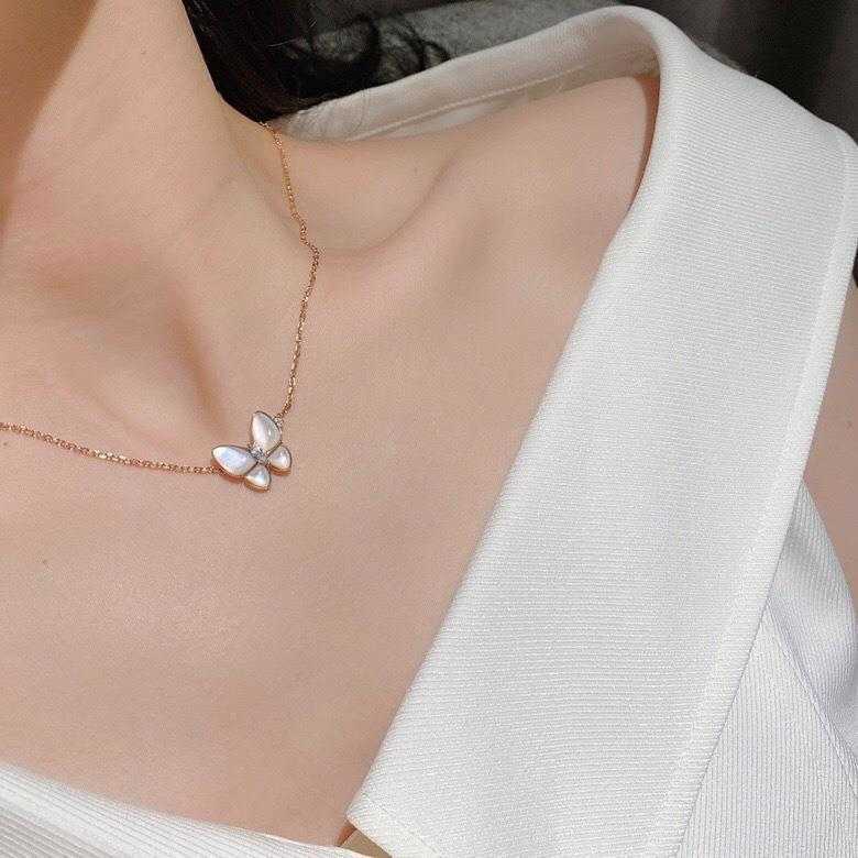 Hot Van Boutique White Fritillaria Butterfly Necklace for Women 925 Pure Silver Plated 18k Rose Gold Full Diamond Powder Collar Chain With logo