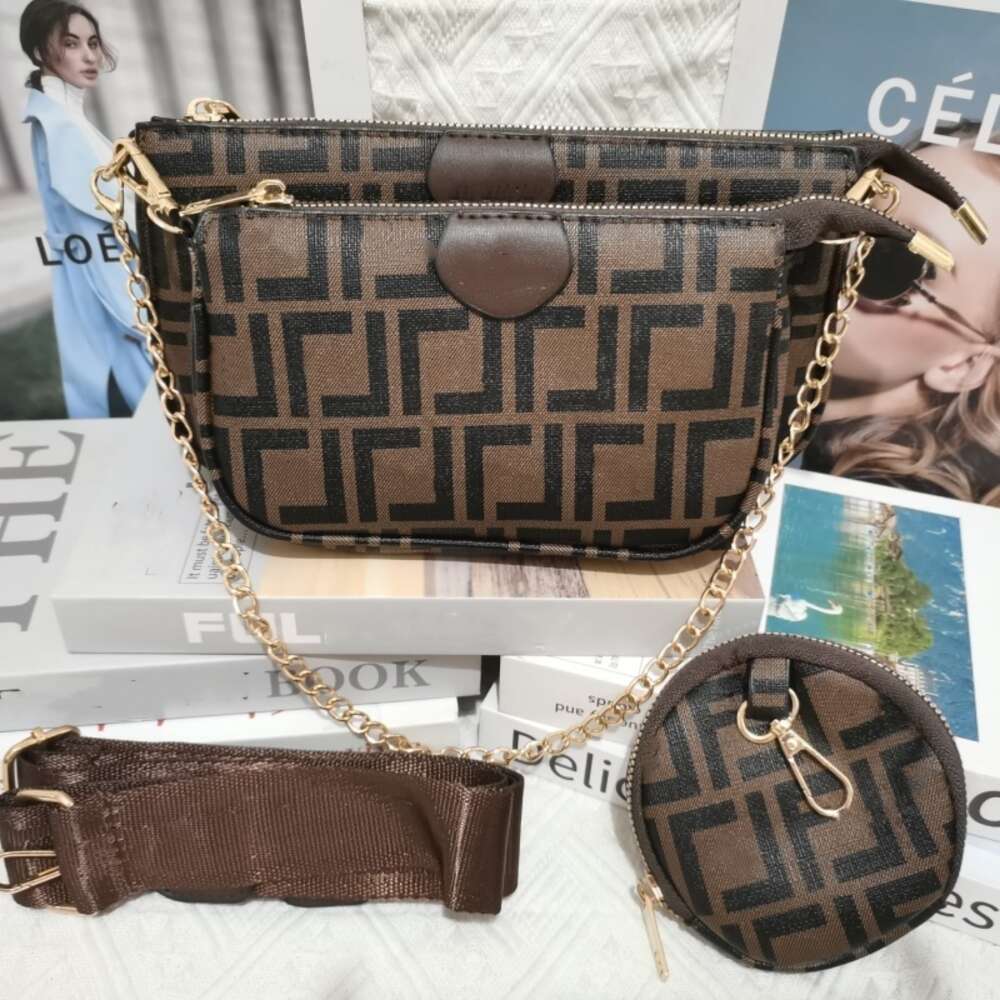 Lüks El çantası Tasarımcı Kadın Çantası Yeni Modaya ve Şık Tek Omuz Çok yönlü Crossbody için Küçük Gelişmiş Doku Popüler