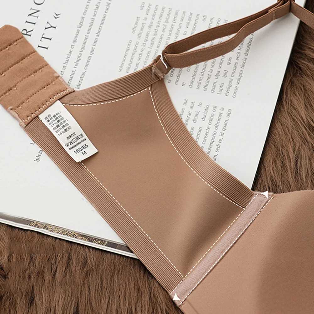 Bras Womens seamless bra ultra-thin and breathable one-piece polyester lingerie sexy cordless top sports bra intimateL2405