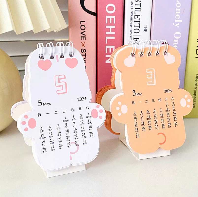 Calendário 2024 Cartoon Bunny Bear Puppy Calendário Mini Calendário Presentes de decoração portátil Kawaii Calendário Decoração do calendário