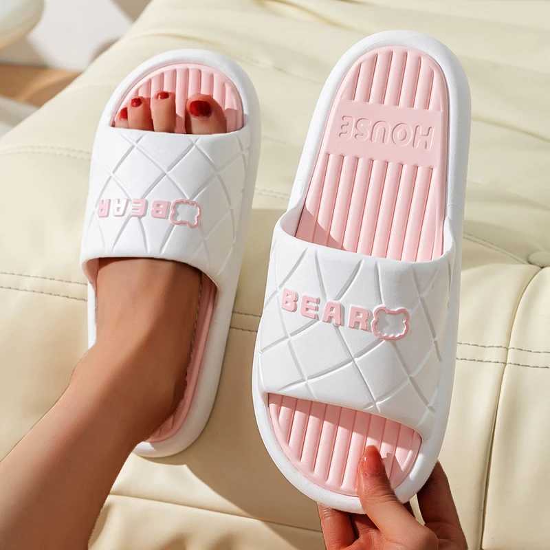 Slipper neuer Sommer präzise Paar Stil im Freien Sandalen Nicht-Schlupf-Badezimmerrutschen für Männer Frauen Pantoffeln Damen Heimschuhe Flip Flops