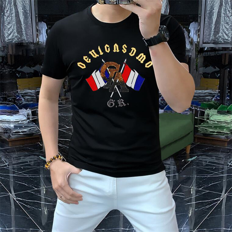 2024 Luxury New Brand Mens T-shirt Designer For Hommes Tshirt de mode pour femmes avec lettres décontractées d'été à manches courtes