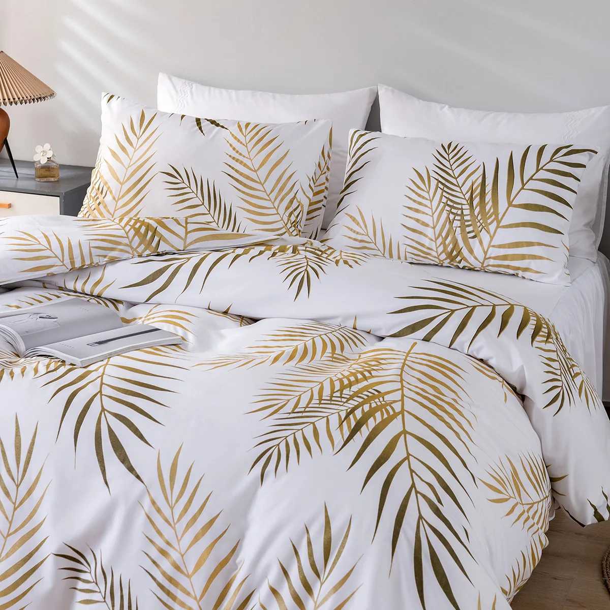 Zestawy pościeli Golden Lśniące zielony liść tropikalny zestaw łóżka Zestaw dużego podwójnego łóżka J240507