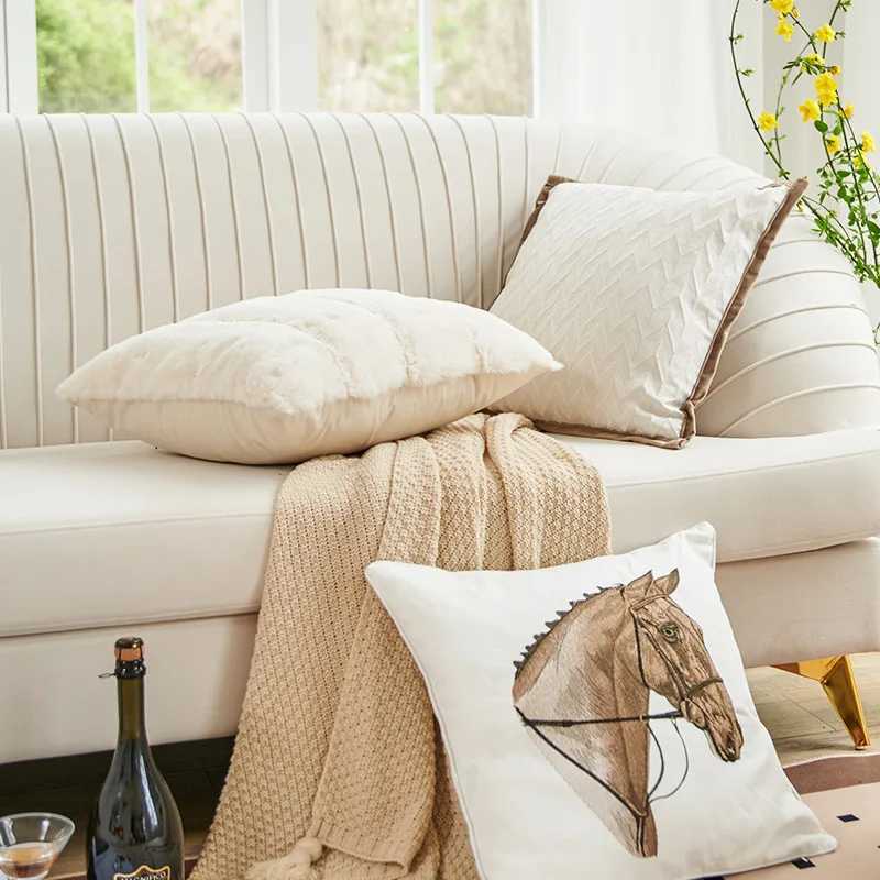 Coussin / décorative de style crème décorative canapé haut de gamme coussin de coussin têtes de cheval brodédcase moderne luxe de luxe coussins décoratifs pour canapé