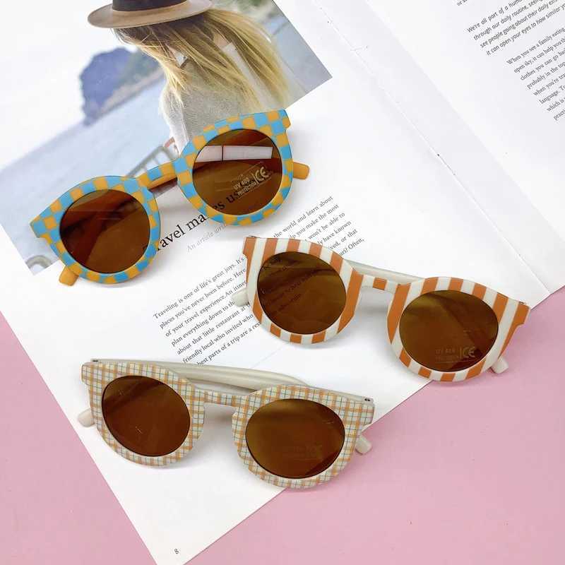 Occhiali da sole bambini ragazze da sole occhiali da sole leggera a scacchiera vintage stampare occhiali protezione da sole bigiotteria H240508