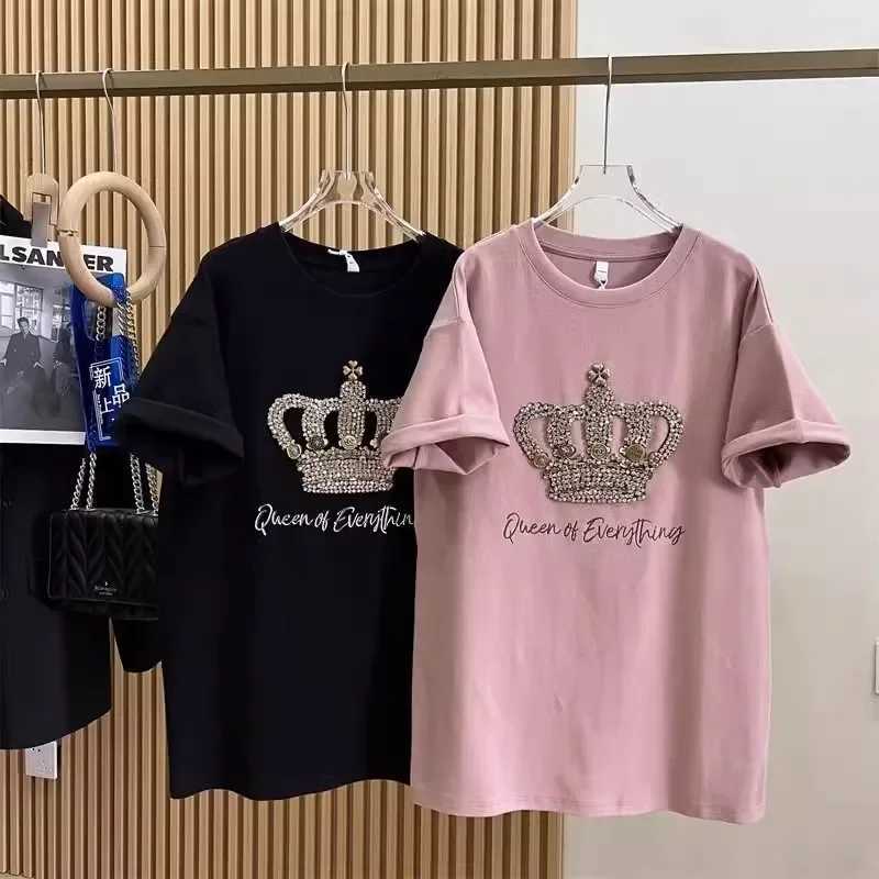 Frauen T-Shirt Crown Perlenbrief Druck Womens Plus Size T-Shirt XL-4xl Diamond-Dded Frau Neues TS 2024 Sommer Baumwoll Short Slve Tops T240507