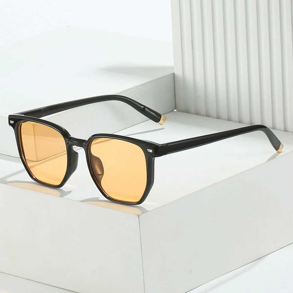 Lunettes de soleil New Fashion Vintage Square Sunglasses Femme Brand Designer Man Overs Dimeners Black Sun Glasses UV400 Shades Eyewear OCULOS DE SOL J240508