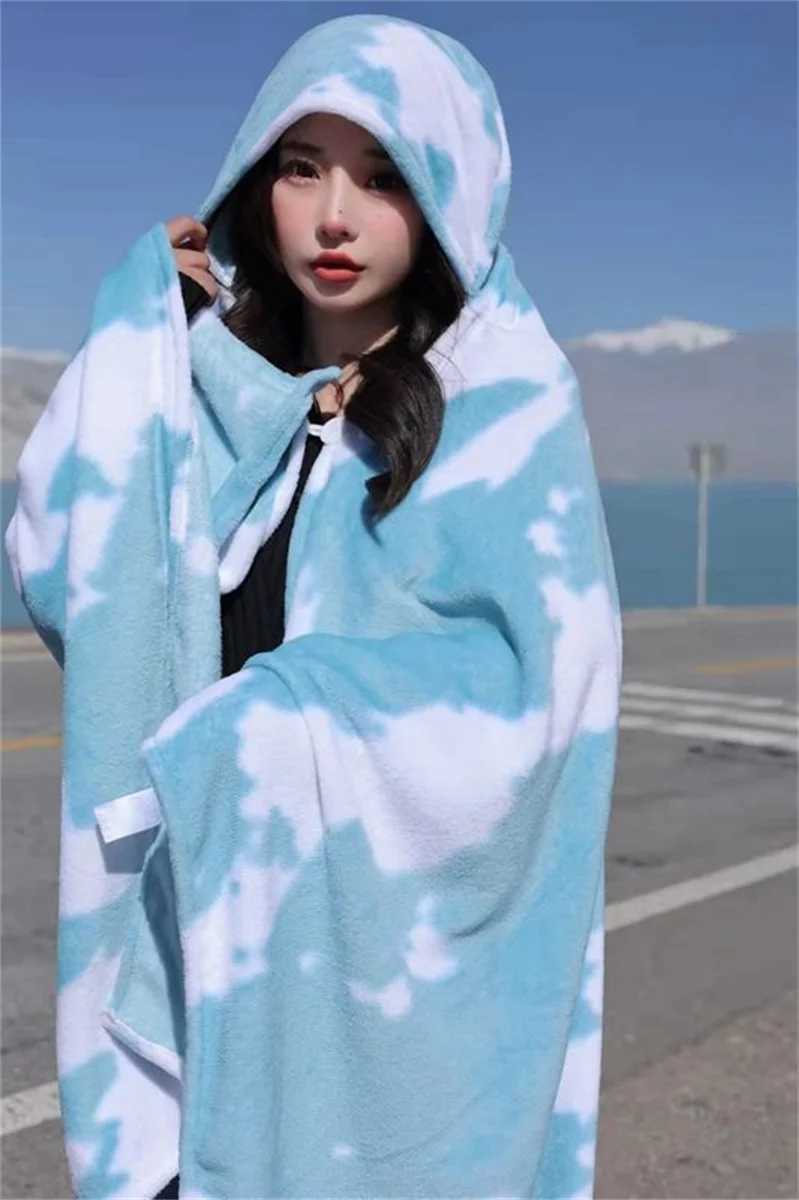 Couvertures TV Magic Blue Sky Cloud Gradient Gradient Flannel Plance Coupe cagoulée avec chapeau portable hivernal chaud bureau maison Femmes Cosplay