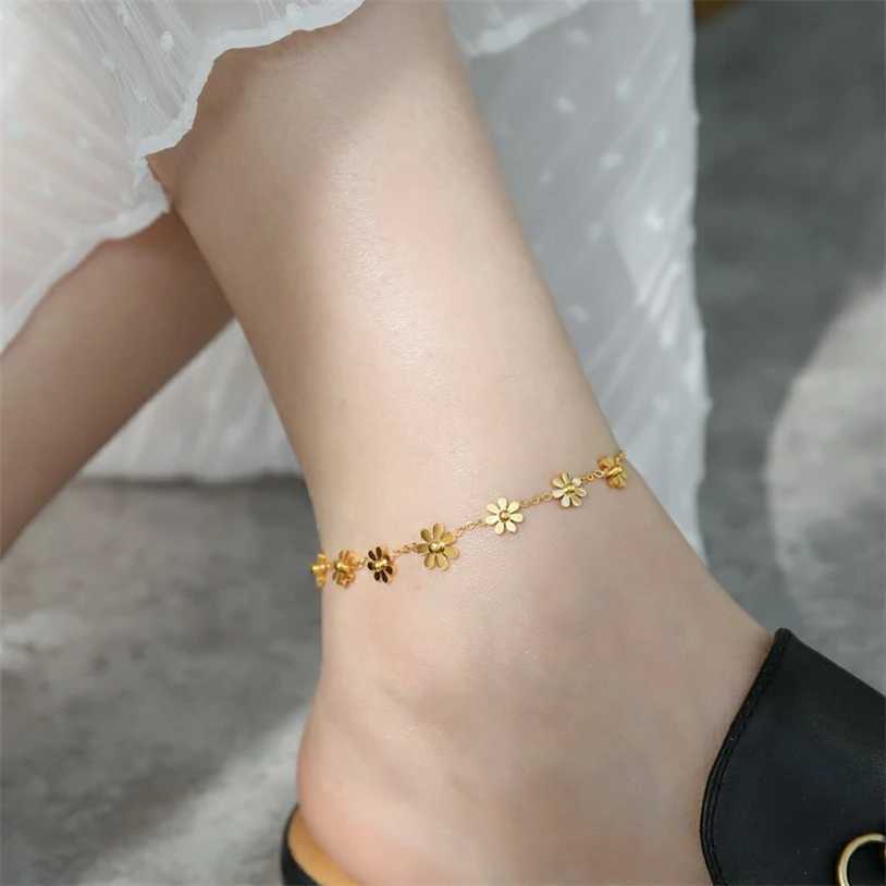 Bracelet 316l en acier inoxydable Nouvelle mode bijoux haut de gamme Elegant Daisy 7 Fleurs Chaîne de charme Bracelets Colliers de tour de cou de cheville pour femmes