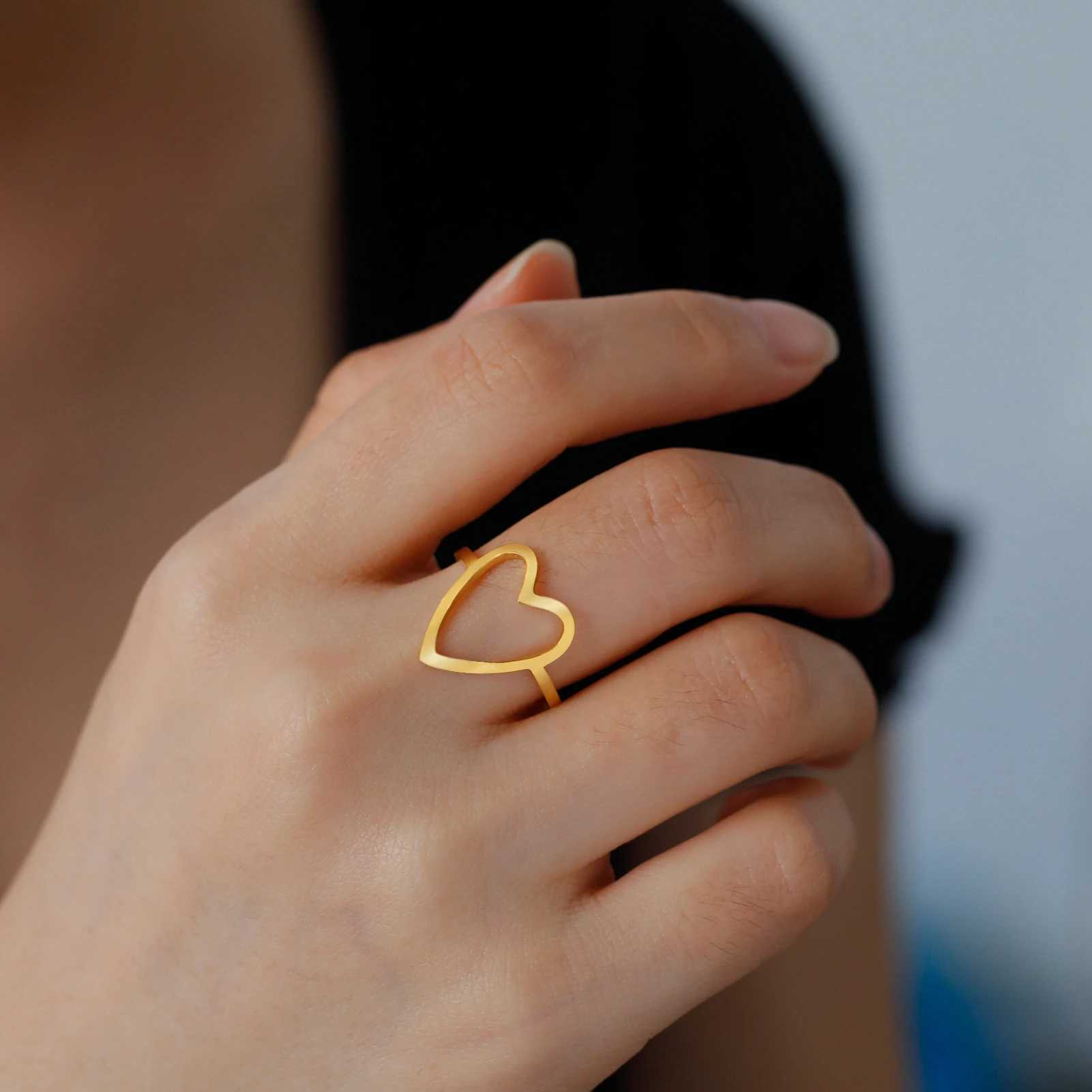 Bagues de mariage skyrim Nouveau dans les femmes Big Heart anneau en acier inoxydable or couleur minimaliste ouverts anneaux bijoux Valentin Gift Wholesale