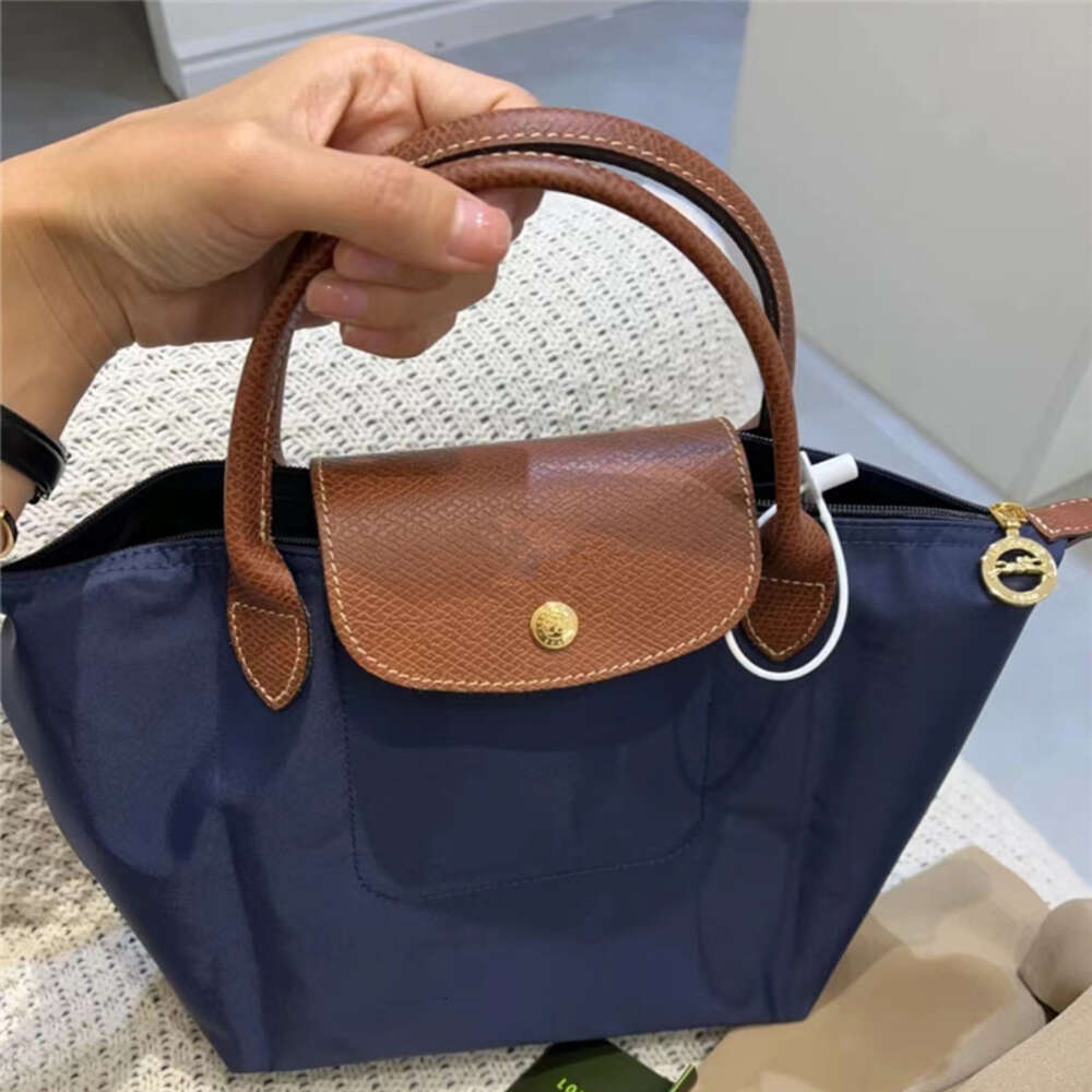 Brand Designer in pelle di lusso Brassa in nylon Borsa con intesa ad alta versione da gnocchia classico Nylon Dumpling Borsa una spalla Borsa pieghevole di grande capacità Bag7HB3