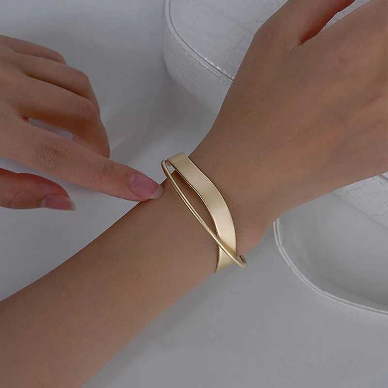 Bangle Ins Korean Matte Gold Bracelet Mobius Bracelet Womens Luxury Gifts Bracelet for Women Jewelry Gift Dropshipping