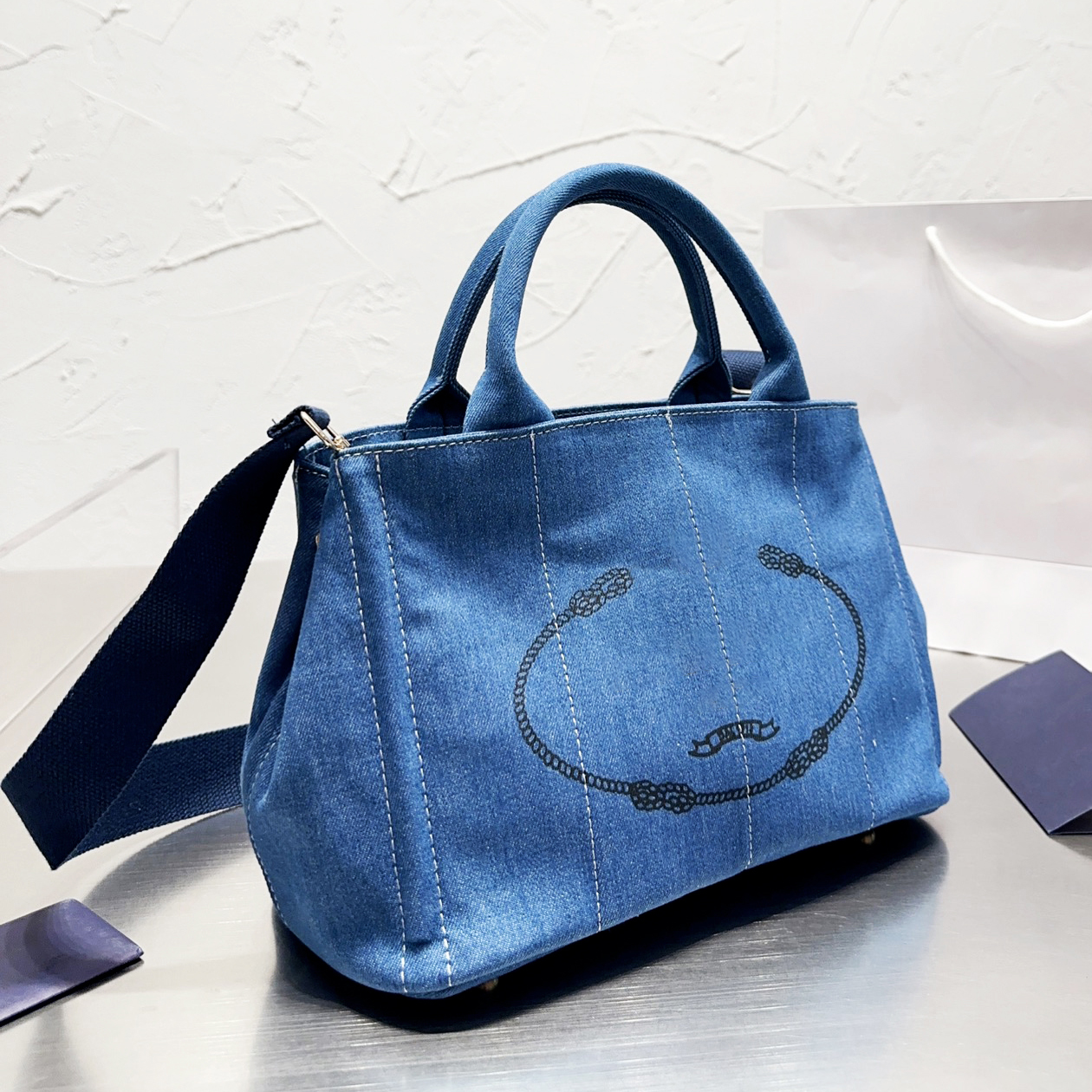 Bolsa de jeans de designer de luxo bolsa de bolsa de moda feminina bolsas de compras bolsas de compras azul jean bolsas casuais bolsa de praia saco grande saco de crossbody saco jean bolsas