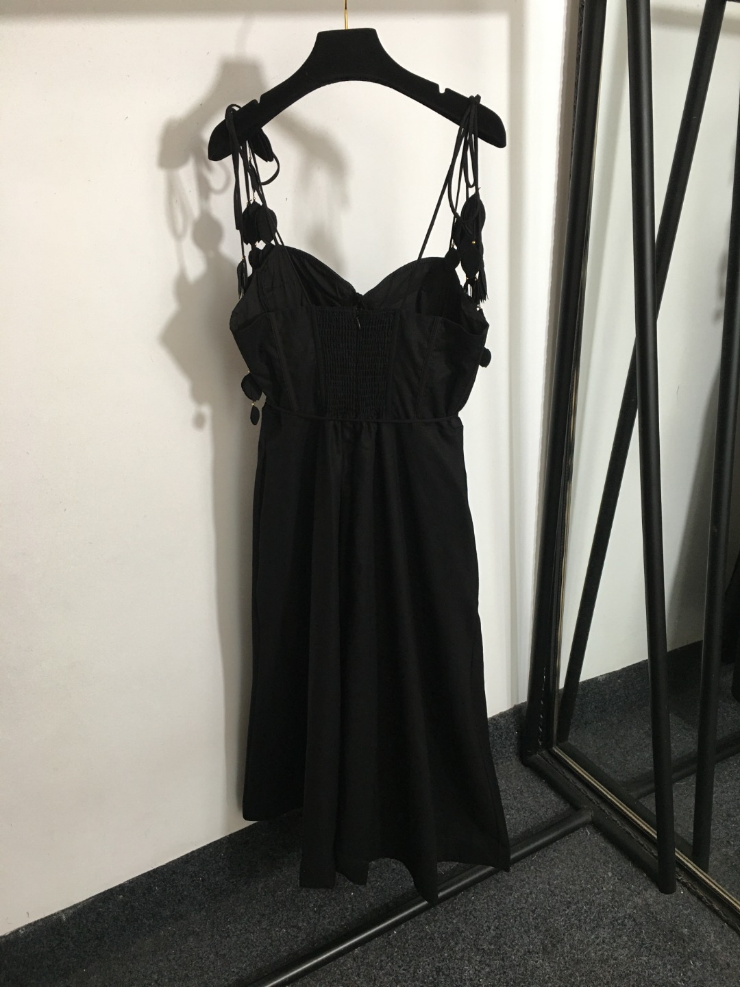 501 2024 Milan Runway Dress Spring Summer Semeless Spaghetti Strap Black Apricot Dresses Womens Dress Fashion High Quality 20242344