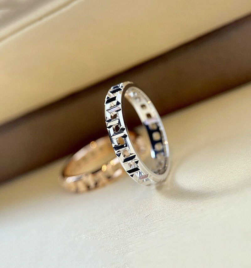 女性バンドTiifeany Ring Jewelry Hollow Out Ring for Women 18Kスターリングシルバーニッチデザイン豪華なInstagramパーソナライズされた狭いスタイルの真のSTAC