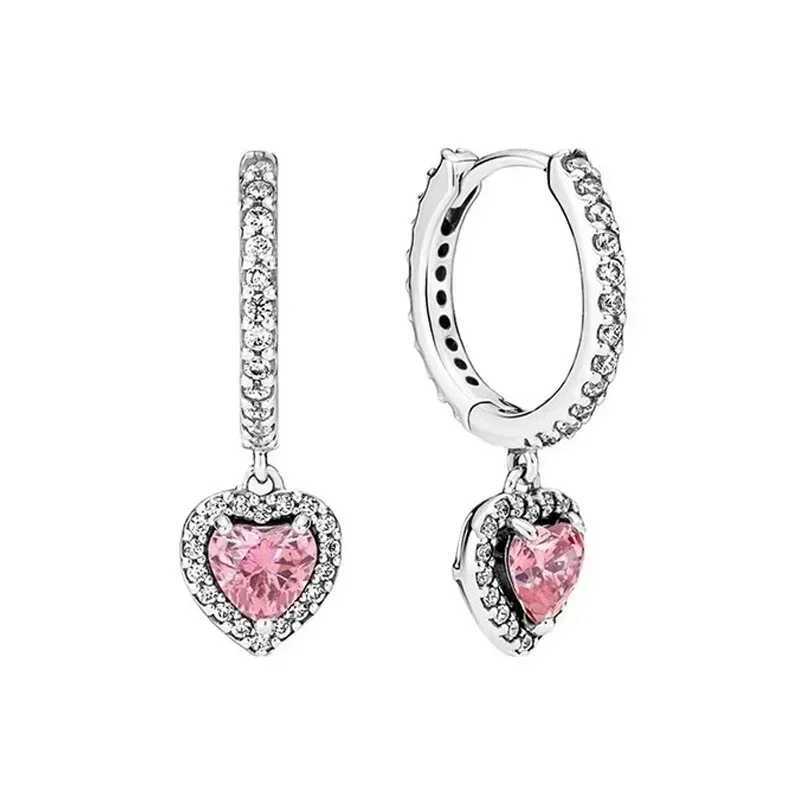 Stud Hot Vendre 925 Boucles d'oreilles en forme de coeur exquises en argent sterling classiques et charmants cadeaux de bijoux luxueux et charmants Q240507