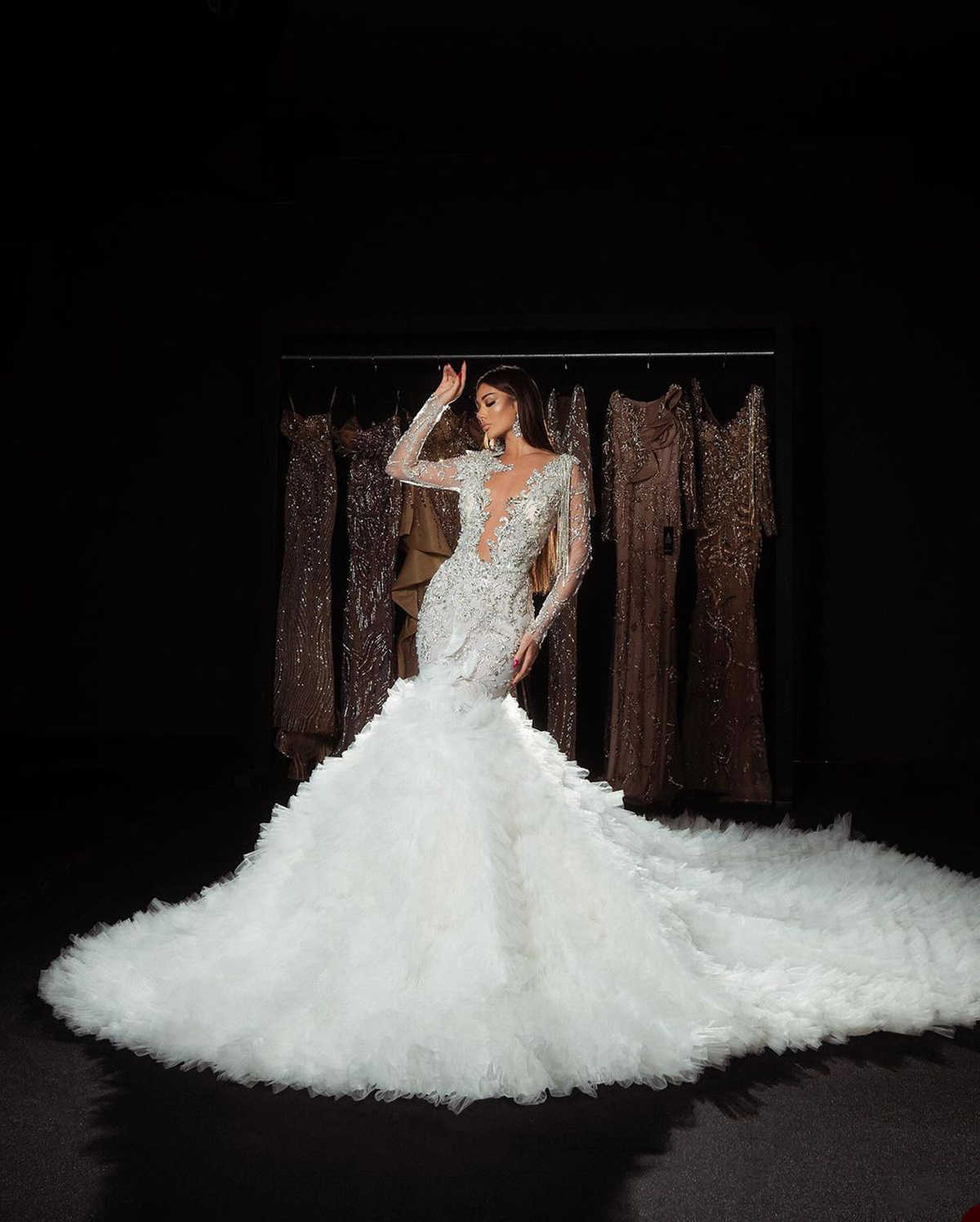 Robes de mariée de sirène de luxe en V Perles à col en Vlers Crystals Crystals Designer Pleat Tulle Robe Court Court Made Made Plus taille Bridal Vestidos de Novia