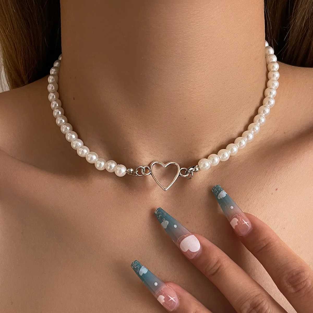 Wedding Bracelets Trendy Love Heart Pearl Necklace Female Personality Travel Party Fashion Clavicle Collier Accessories Colar Perlas Collar Gift
