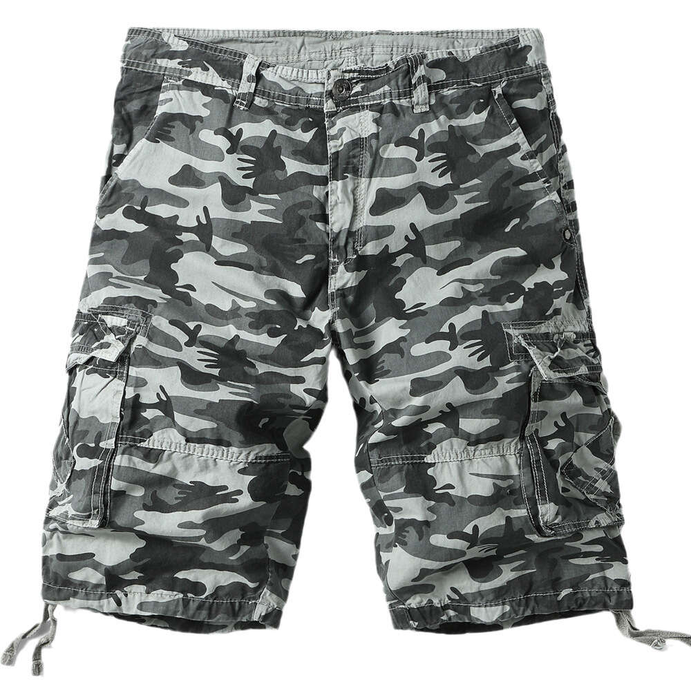 Con ropa de trabajo múltiples bolsillos, shorts de playa de 5 pulgadas de camuflaje de gran tamaño y estilo de pantalones cortos