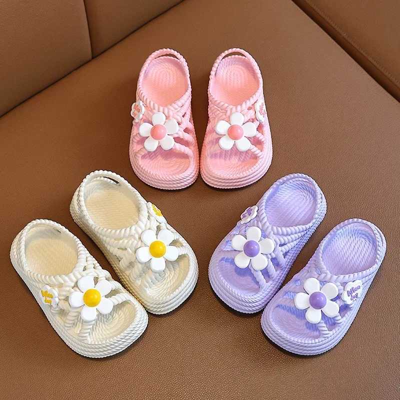 Sandales Nouvelles pantoufles ldren-greffes de fleur sandale de confort souple pour 2-8 filles non glissées SeaBEACH flip flops home kids chaussures h240508