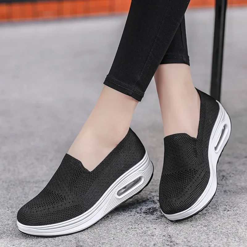 Scarpe vestiti da donna Air Cushioning Sneakers estate Nuova spicco a mosca traspirante donne Slip piatto su donne casual che cammina H240509