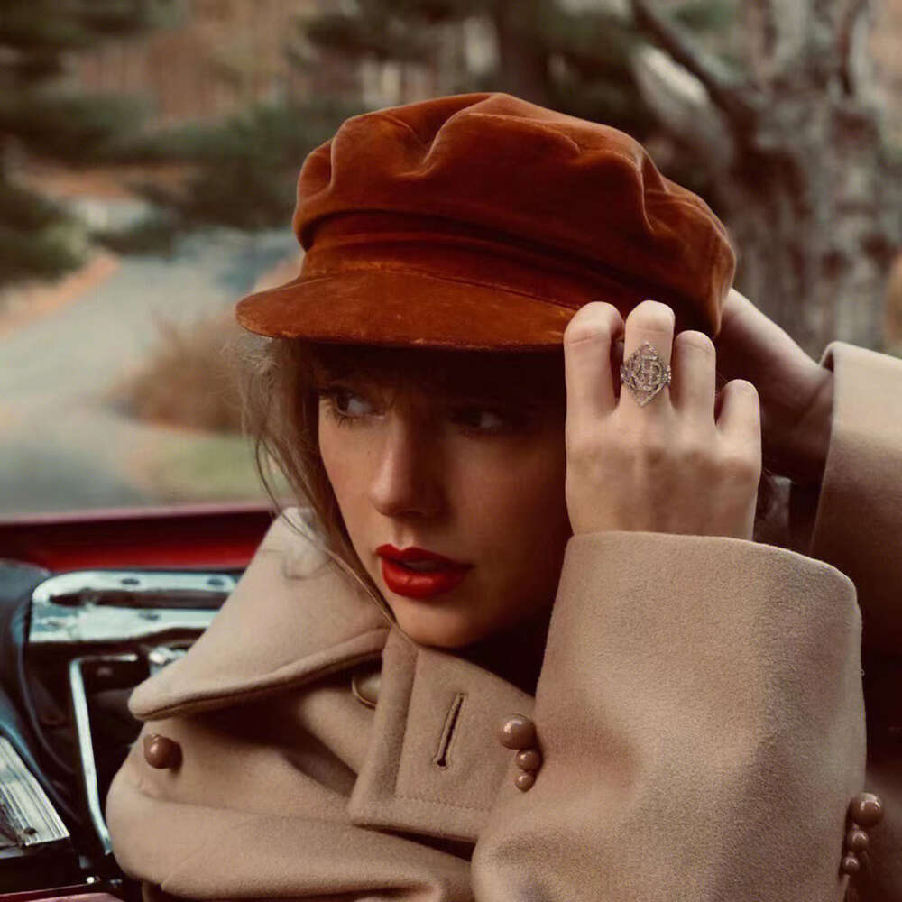 Modesmycken Taylor's Original Brand Red Ring TS kommer med signaturförpackningar. Utsökt nyårspresent